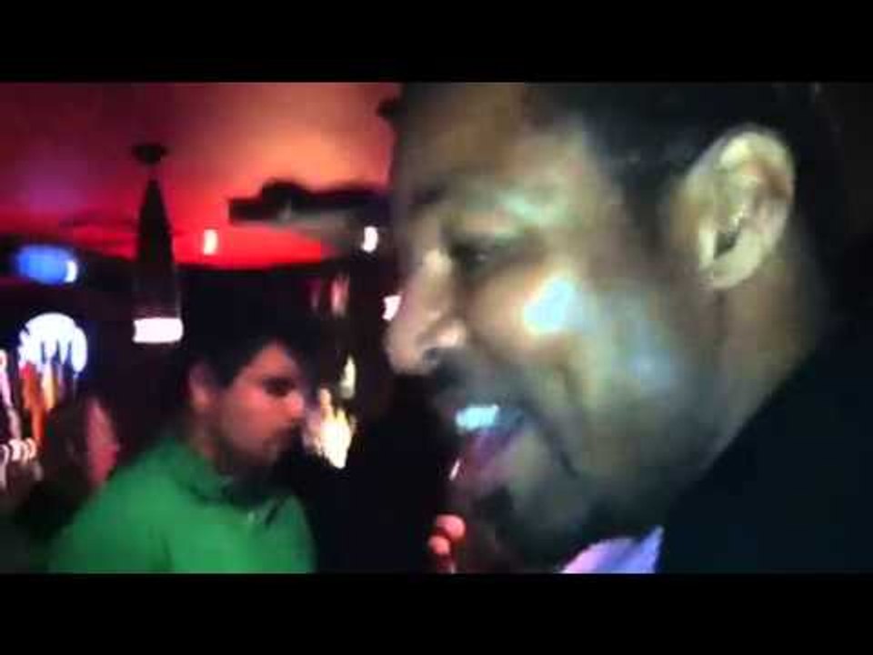 Shane mosley mobbed by fans