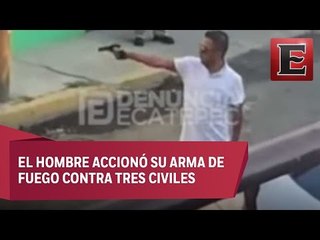 Le ayudan a sacar su auto de una zanja y les regresa el favor con disparos