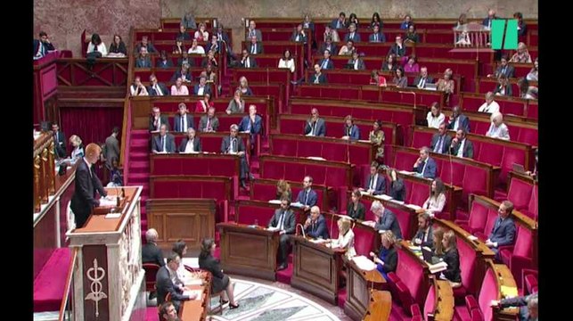 Un député Insoumis, Adrien Quatennens, tacle la ministre du Travail en enchaînant les punchlines
