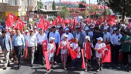 Binlerce Eyüplü 15 Temmuz Şehitliği'ne Yürüdü