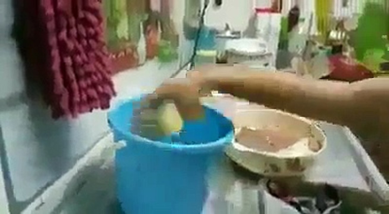 Khi mẹ bảo tui đi làm thịt cá
