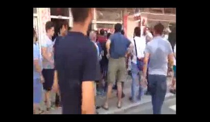 "Gaspçıyı dövelim mi , dövmeyelim mi" diye tartışırken birbirlerini dövdüler