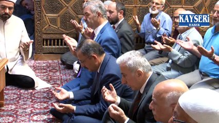 15 TEMMUZ ŞEHİTLERİ İÇİN HUNAT CAMİİ'NDE MEVLİD OKUTULDU