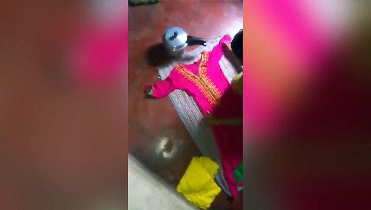 Tu n'as pas de fer à repasser? Prend une casserole chaude! ahaha