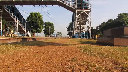 Stunning WAP-4 Shaktipunj Express rushes through Paraj
