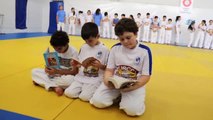 Hem Judo Yapıyorlar Hem de Kitap Okuyorlar