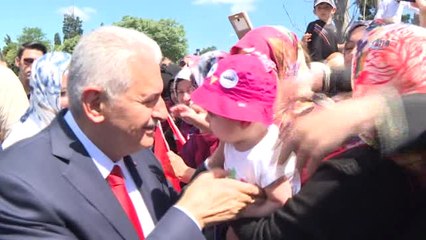 Başbakan Yıldırım'dan 15 Temmuz Şehitleri'nin Kabirlerine Ziyaret
