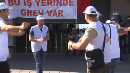İzmir'de Yolcu ve Araba Vapuru Seferleri Durdu
