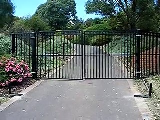 Ri-cals Automatic Swinging Gate in Action