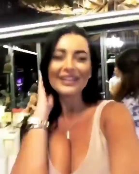 Mi gna - Super Sako Feat Hayko. Girl dancing