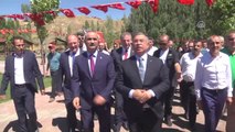 Bakan Yılmaz, 15 Temmuz Şehitlerinin Ailelerini Ziyaret Etti