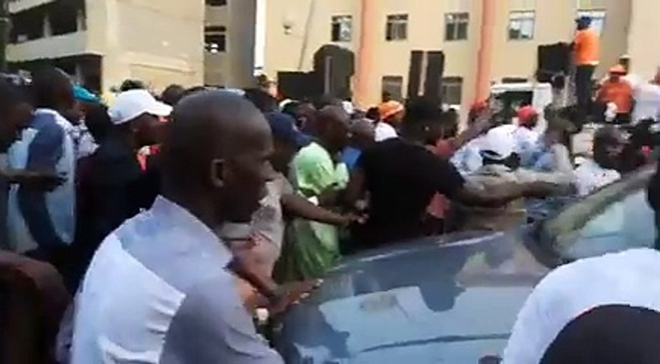 Direct-Thiès: les premières images de la marche de "Manko taxawu Sénégal" avec Idrissa Seck