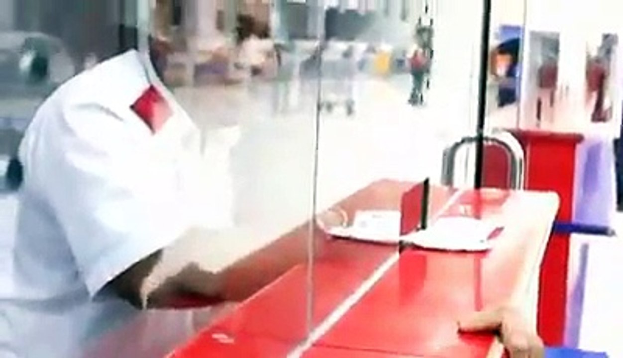 Viral! Ditinggal Pesawat, Penumpang Lion Air ini protes