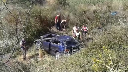 10 Metre Yükseklikten Yere Çakılan Otomobilden Sağ Çıktı