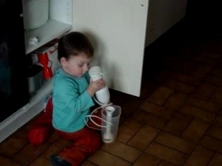 Jules fait de la soupe