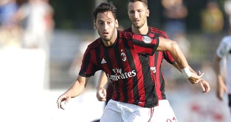 Hakan Çalhanoğlu, Milan'da "Efsane Forma"yı Giydi