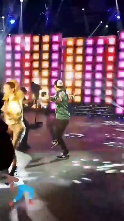 Pedro bailando Ritmo de la Noche en Una que Todos - 11 de Julio