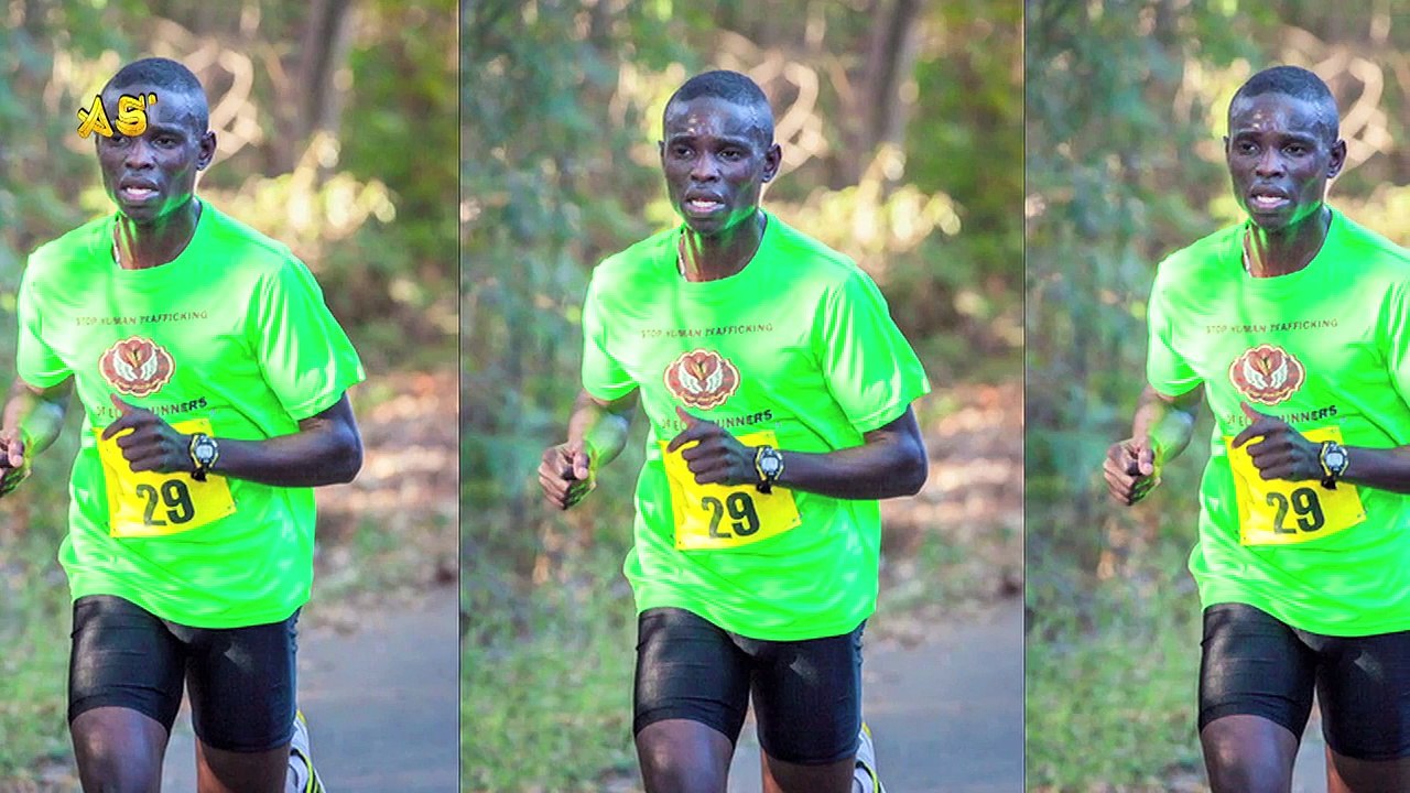 Professional Distance Runner Outpaces Two Bears While Training In Woods | Strange TV