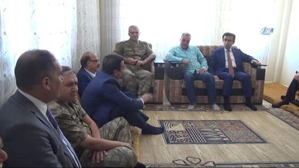 Vali Güzeloğlu'dan 15 Temmuz Şehitlerinin Ailelerine Ziyaret
