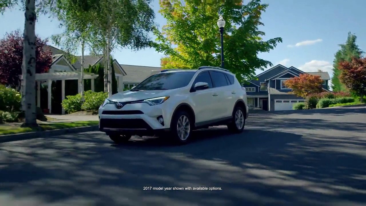 London, ON - 2017 Kia Sorento Vs. 2017 Toyota RAV4 | Toyota Town