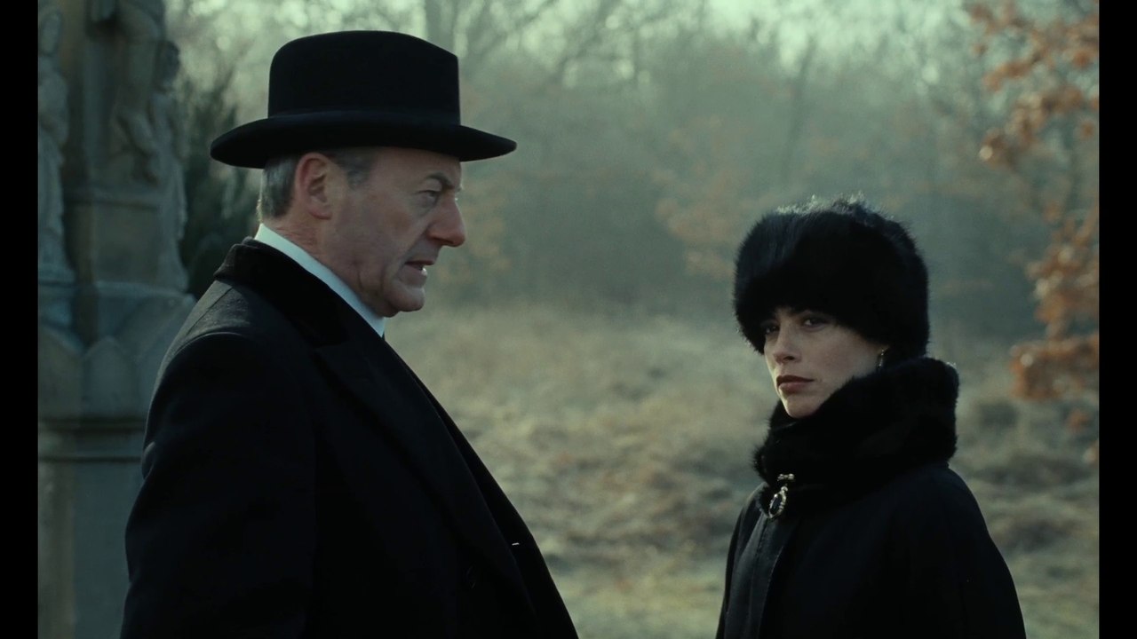 The Childhood of a Leader • L’infanzia di un capo – clip Le scuse