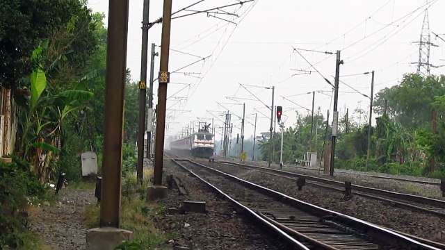 [HD] WAP-7 unleashes with Sealdah Rajdhani !