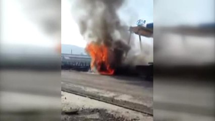Kardemir'de İş Makinesi Alev Alev Yandı