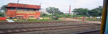 MGS WAP-4 Jammu Tawi trying to escape from overtake by Duronto - HWH WAP-4 hits hard !!