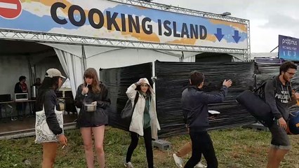 Les campeurs arrivent à Dour