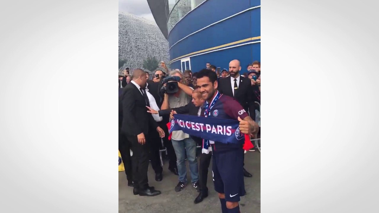 PSG : l'accueil chaleureux réservé à Dani Alves