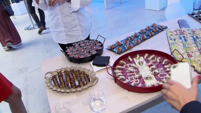 Susi Diaz presenta la nueva botella Premium de Font Vella