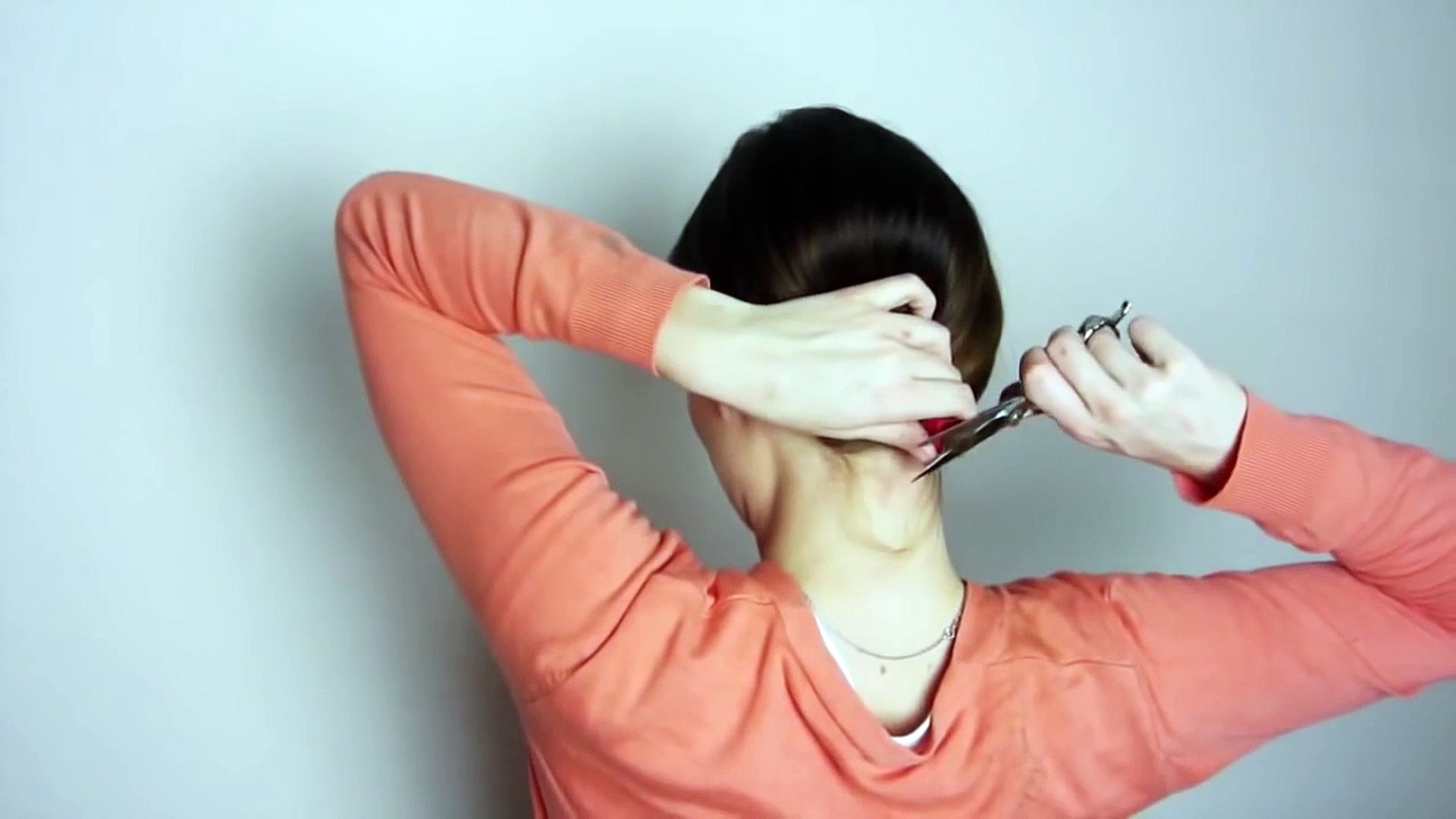 Come tagliare il breve femminile capelli da solo - Video Dailymotion