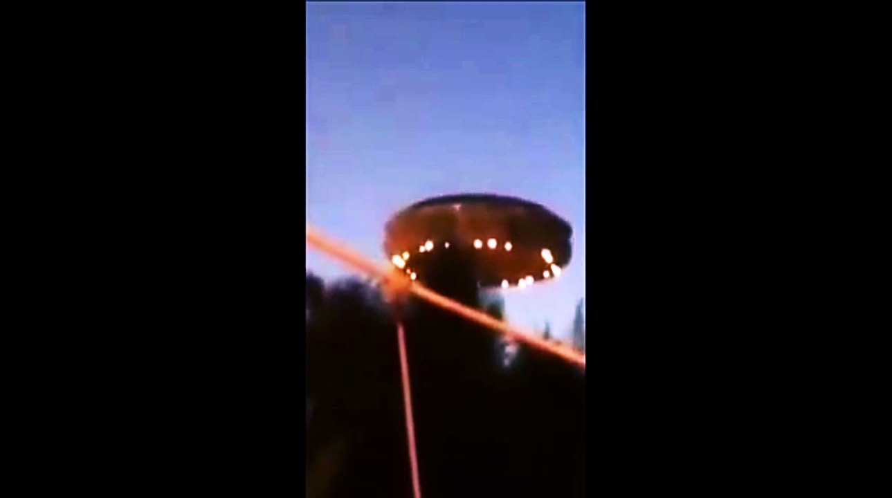 Birthday Cake UFO - OVNI