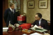 Yes, Minister S03E08 - Party Games (Christmas Special) part 1