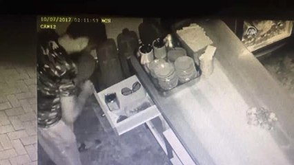 Hırsızlık Anı Güvenlik Kamerasında