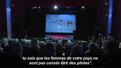 Une pilote afghane invite les filles à poursuivre leurs rêves