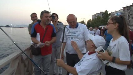 Görmeyen Gözlere Balık Tutmak İçin Yarıştı