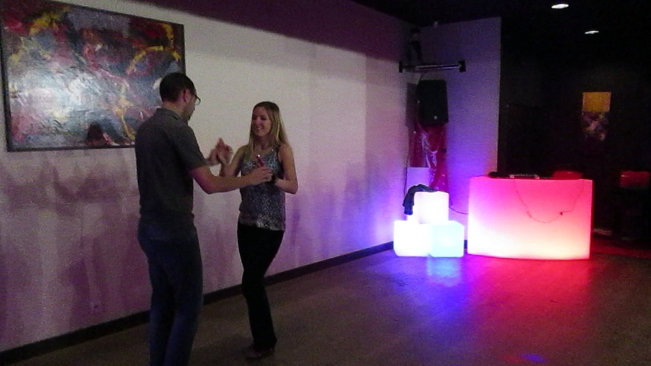 Juegos stage 1 bachata Débutant-evolutif Bowling Alma Rennes Mercredi 12 Juillet 2017 Cécile et Manu