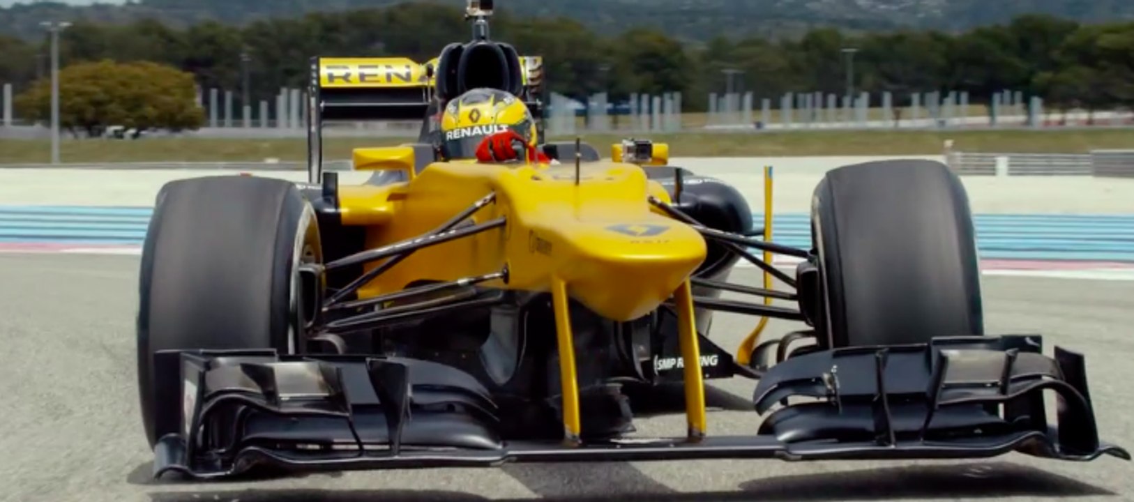 VÍDEO: Pilota un Fórmula 1 a sus 79 años