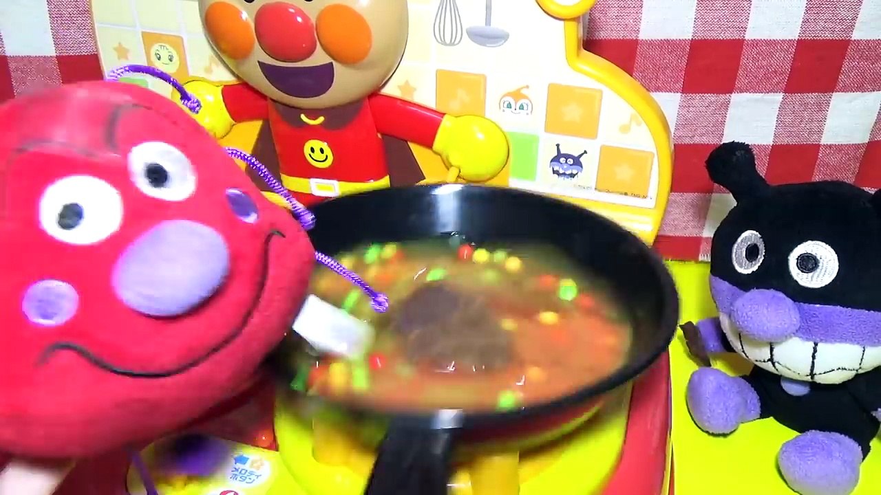 メルちゃん おもちゃで病院ごっこ遊び❤︎注射でアンパンマンのコキンちゃん先生がお医者さんになりきり♪聴診器や救急車も大活躍！バイキンマンがお料理 ままごと スライム❤︎キッズ 子供向け