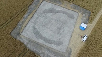 Incredible discovery of 5,000-year-old 'House of the Dead' could hold ancestors of Stonehenge people