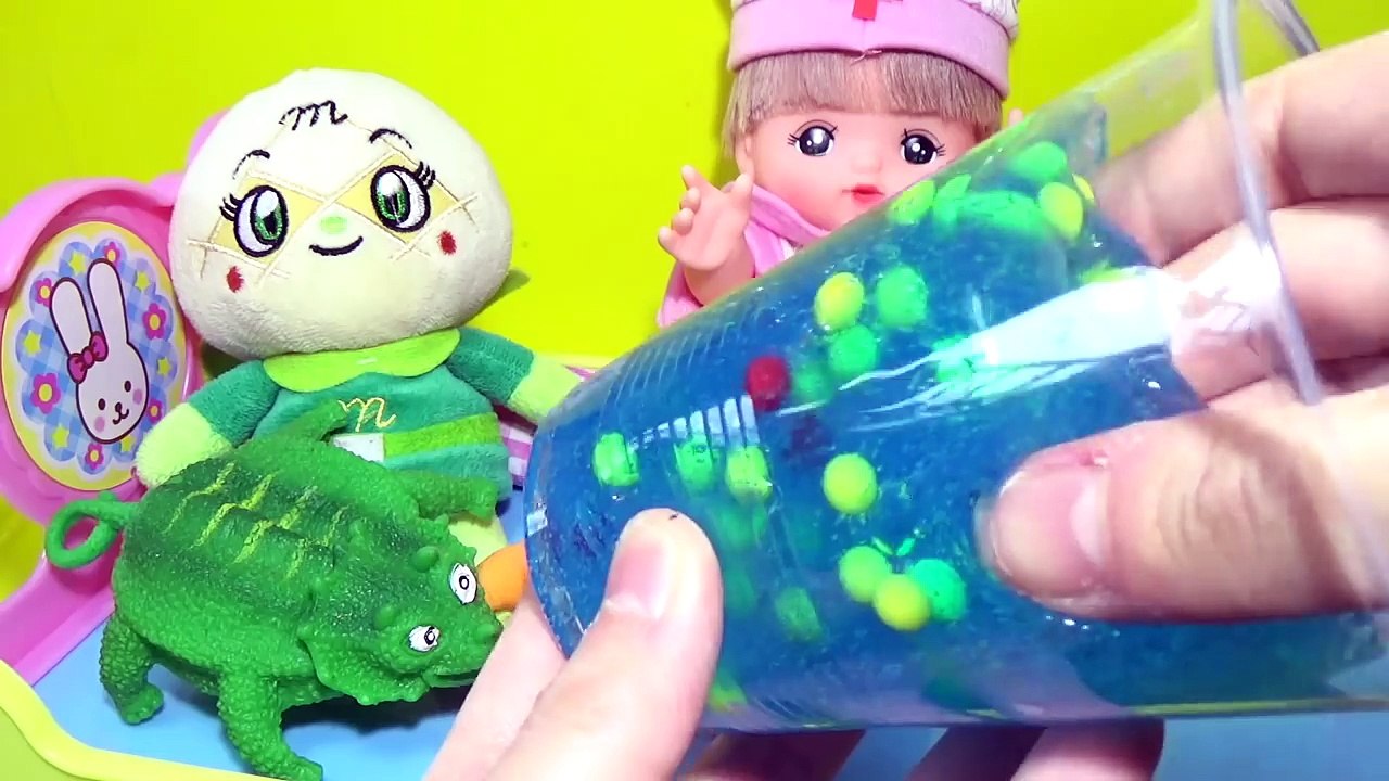 メルちゃん おもちゃで病院ごっこ遊び・アンパンマンとおうちセットでおままごと❤︎注射でお助け♪お医者さんになりきり！風船 balloon 救急車大活躍★なかよしハウスで歯磨き トイレ お風呂 キッズ