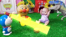 アンパンマン 恐竜 おしりガブッ！たまご おもちゃ サプライズエッグ★Baby doll and Anpanman Surprise Eggs toys play