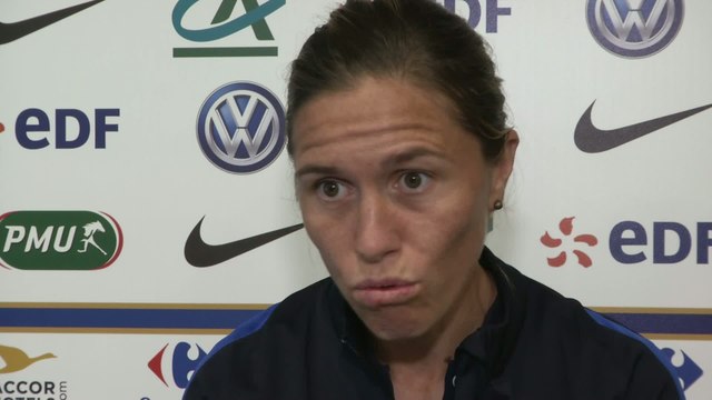 Foot - Euro (F) : Camille Abily « On a l'habitude de vivre avec la pression »