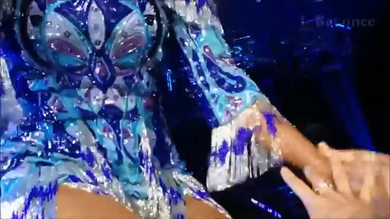 Top 5 Singers Surprised By Fans Singing Skills + Singers Surprise Fans