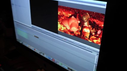 Il modifie la fin de Toy Story 3 et montre le film sans rien dire : il est mort ?!