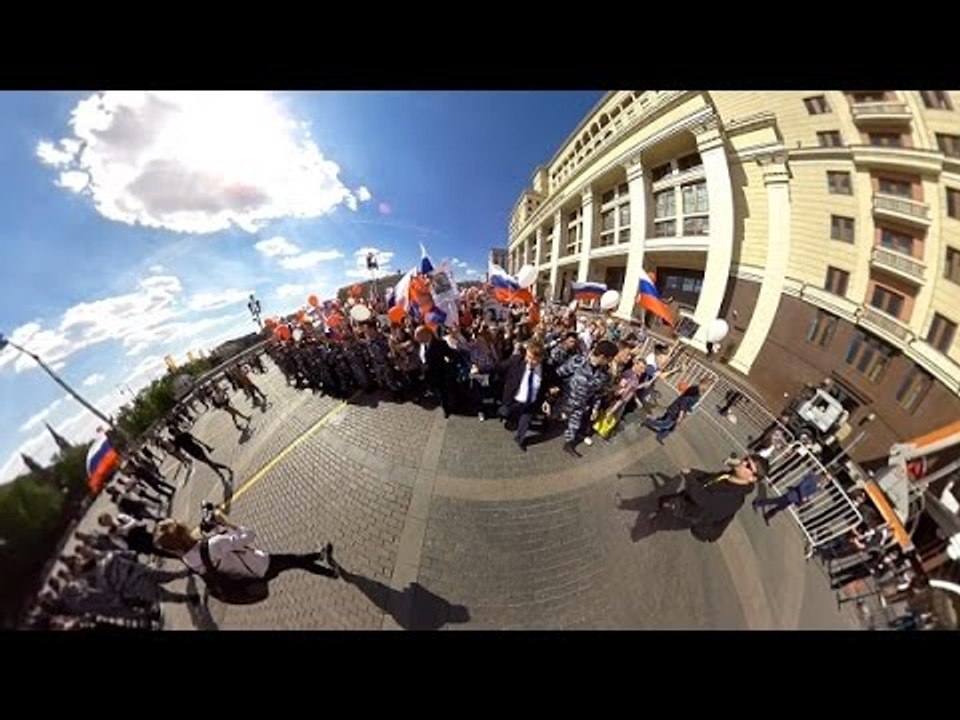 Firsthand V Day experience in 360 4K: Walk the streets of Moscow with Immortal Regiment