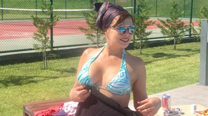 54'lük Aydan Şener'in Bikinili Fotoğrafı Olay Oldu