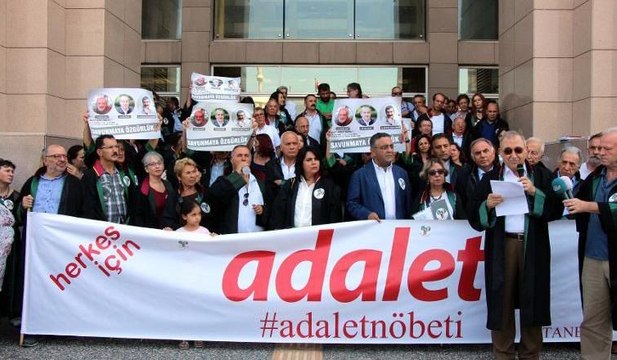 Adalet Sarayı'nda avukatların 15'inci Adalet Nöbeti
