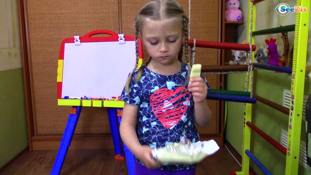 BAD BABY Видео для детей! Взрыв в квартире Кто в живет холодильнике? Медведь в гостях у Ярославы